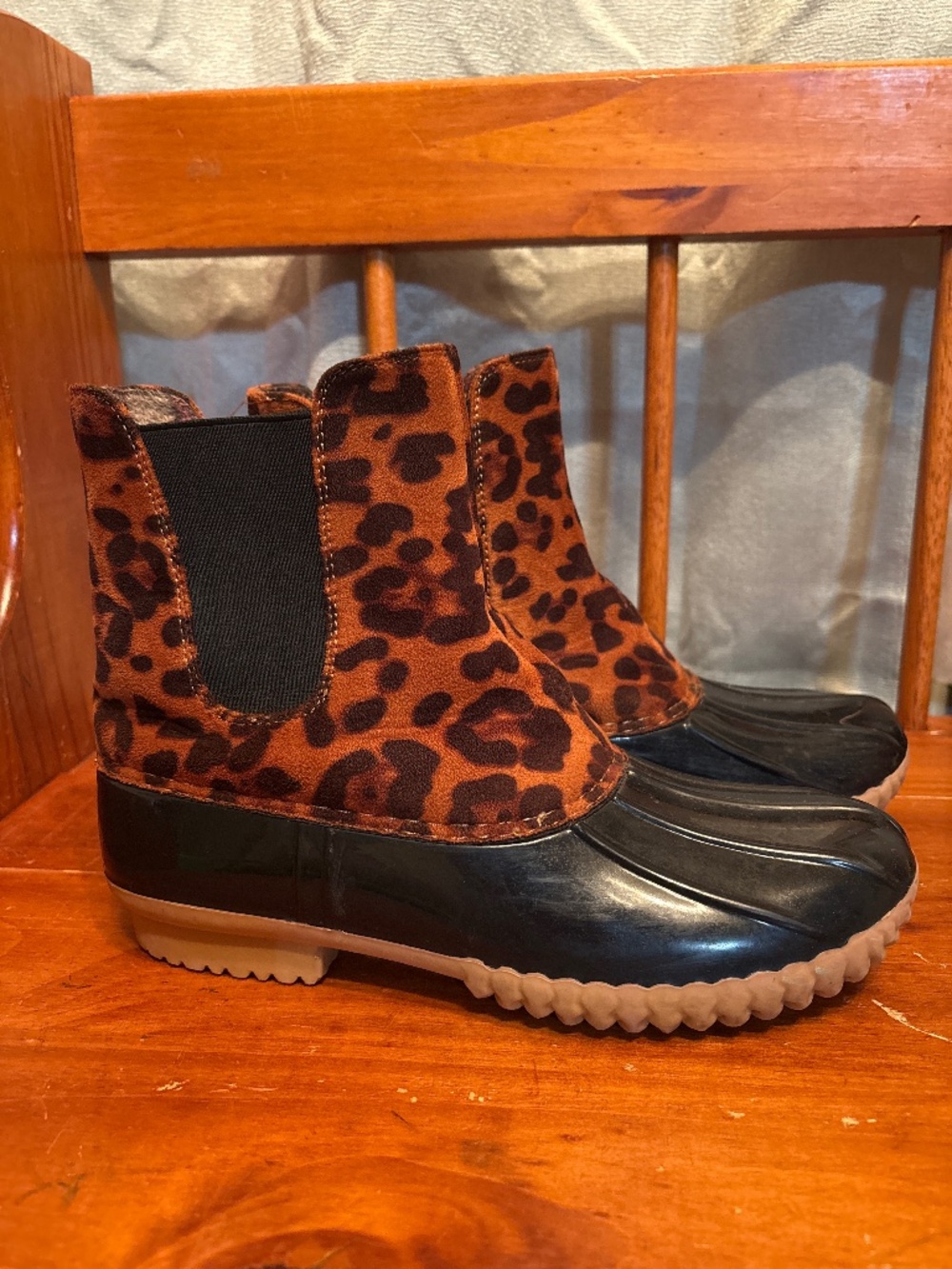 Short leopard rain boots